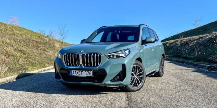 سيارة BMW X1 موديل 2024