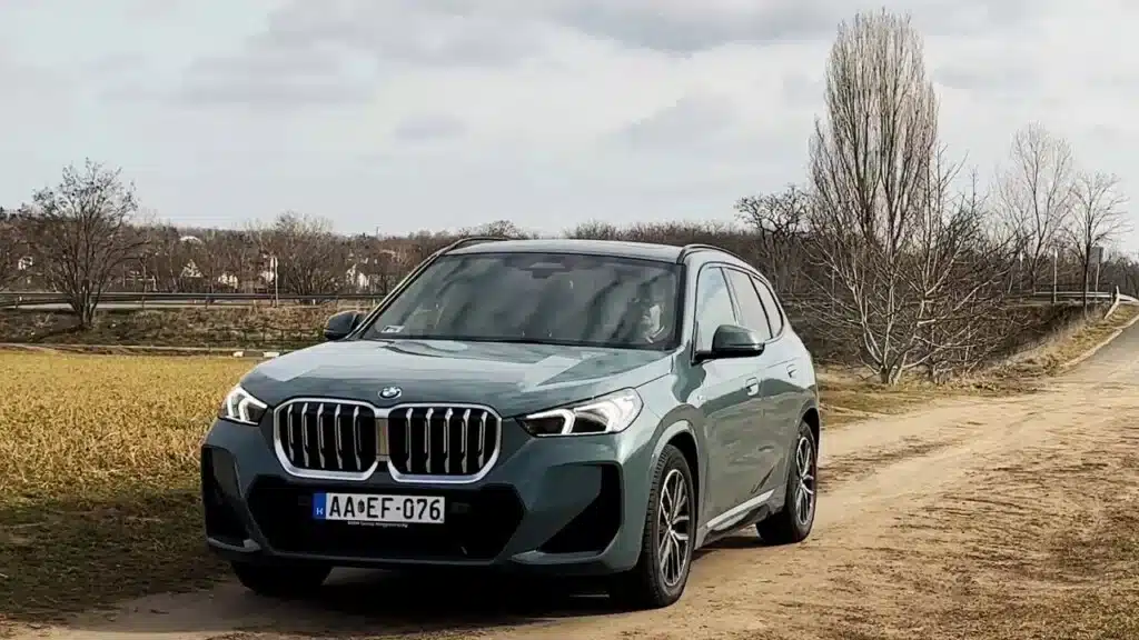 سيارة BMW X1 موديل 2024