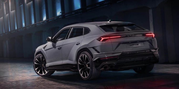 سيارة لامبورجيني Urus الجديدة