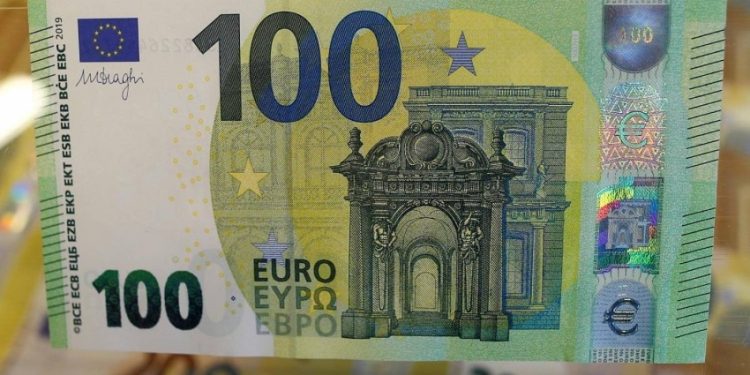 سعر اليورو و الدينار الكويتي اليوم في السوق السوداء
