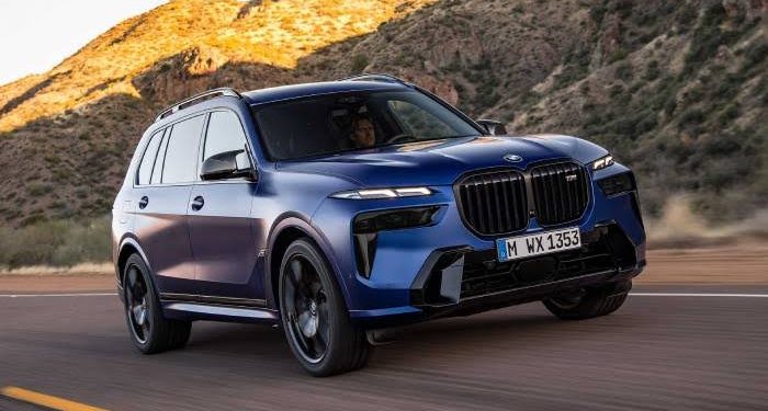 سيارة BMW X7 موديل 2023