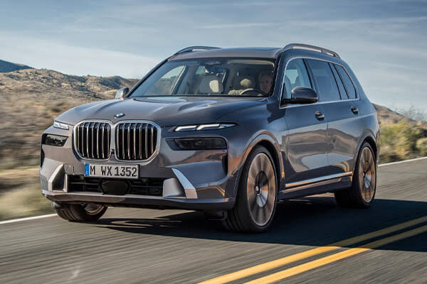 سيارة BMW X7 موديل 2023