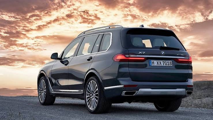 سيارة BMW X7 موديل 2023