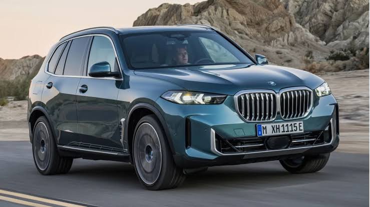 سيارة BMW X5 موديل 2023