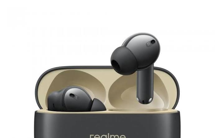 ساعة ريلمي الجديدة Realme Buds T300