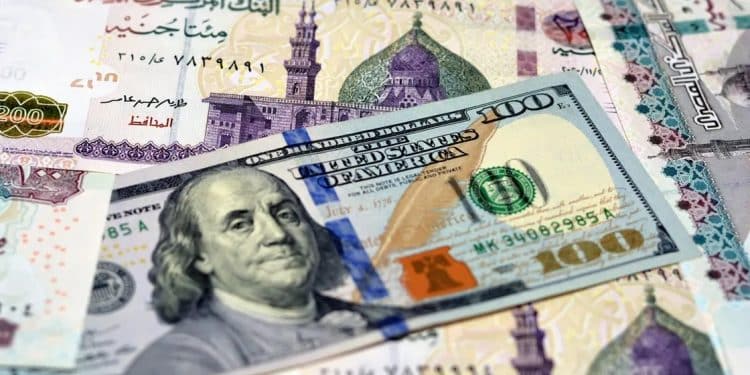 هبوط أسعار صرف الدولار في السوق الموازية بمصر